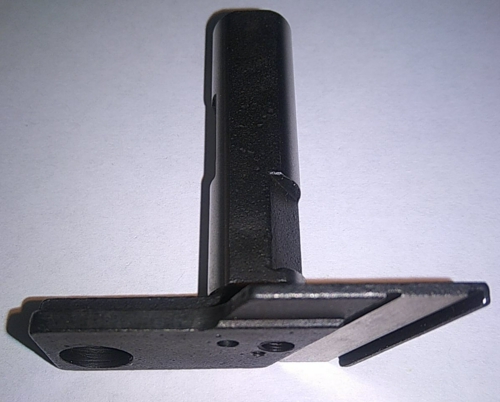 Колодка нижнего ножа 680013023 (3-x, 4-x нитка) фото