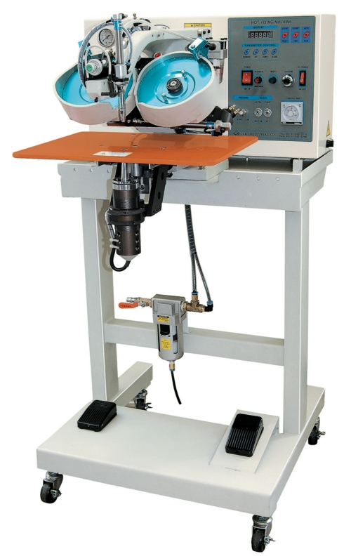 Автоматическая 2-головочная машина для установки страз ультразвуком и электрической нагревательной системой SEUNG MIN LK-211UH (2B)